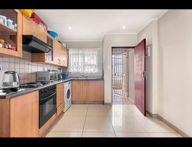 2 BEDROOM APARTMENT FOR SALE IN FERNDALE